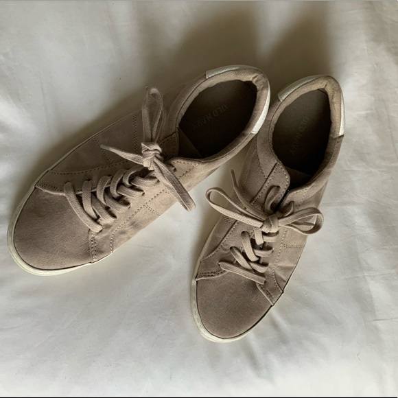 Old Navy Lace Up Light Pink Casual Sneaker - Picture 4 of 5